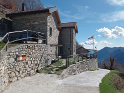 Le Casette di Laila (1150 m) - Colonno | Excursion de Pigra à Monte Costone