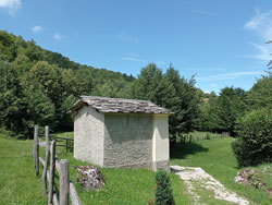 Temple de Gravedona (705 m) | Excursion de Bellagio à Monte Nuvolone