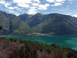 Panorama du lac Mezzola (428 m) | Excursion de Sorico au temple de San Fedelino