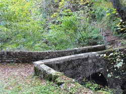 Strada Regia - 2ᵉ étape | L’ancien pont sur la vallée de la Pliniana