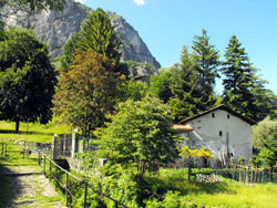 Via Crucis (310 m) | Excursion de Griante au Sasso (Rocher) de San Martino