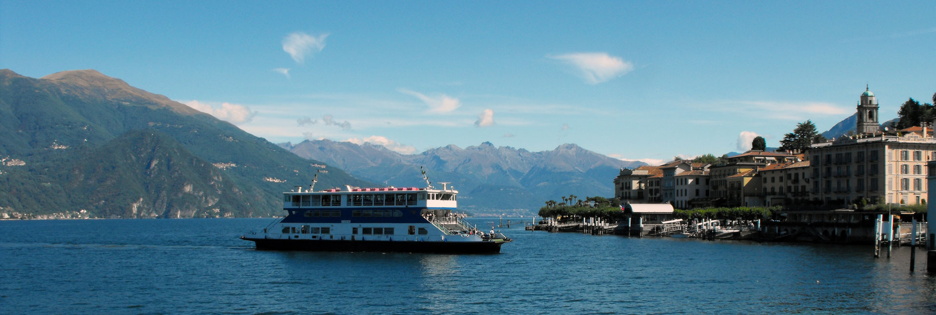 Ferries sur le lac de Côme